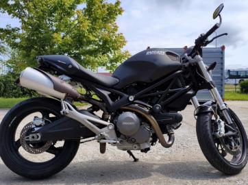 1785321950_ducati-monster-696-87motorent1.jpg