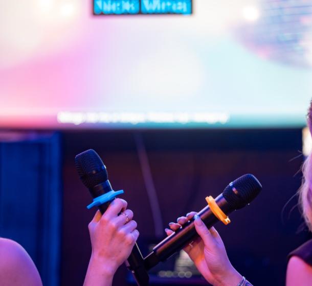 1784121195_karaoke-10-large.jpeg