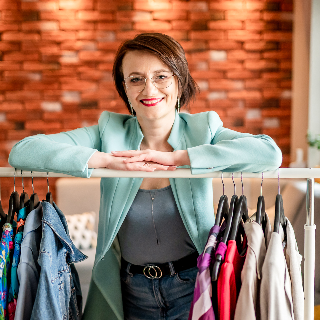Przegląd Twojej szafy z kolorystką i stylistką