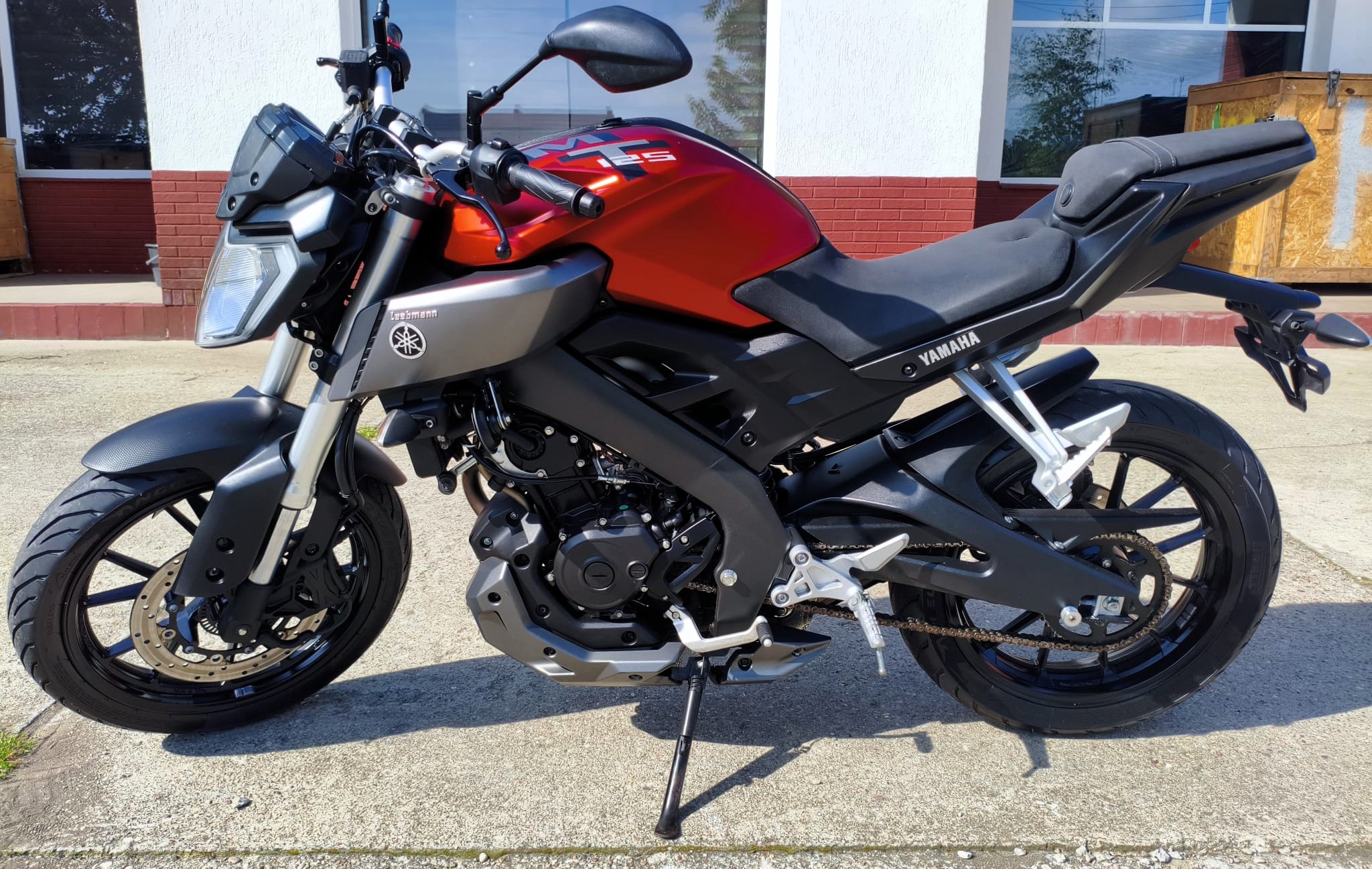 Yamaha MT125 czerwona mały streetfighter z wielkim charakterem